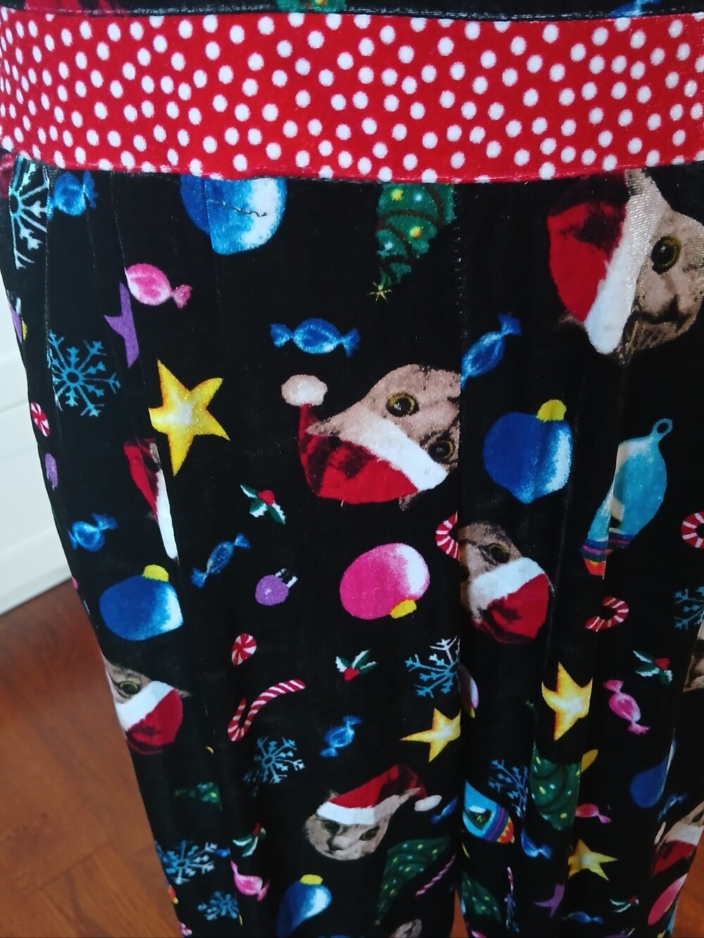 NWOT Christmas Cat Velour Jumpsuit Overalls Lrg Love On A Hanger Santa Hat Stars - Picture 5 of 11